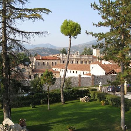 Hotel Certosa Padula Exterior foto