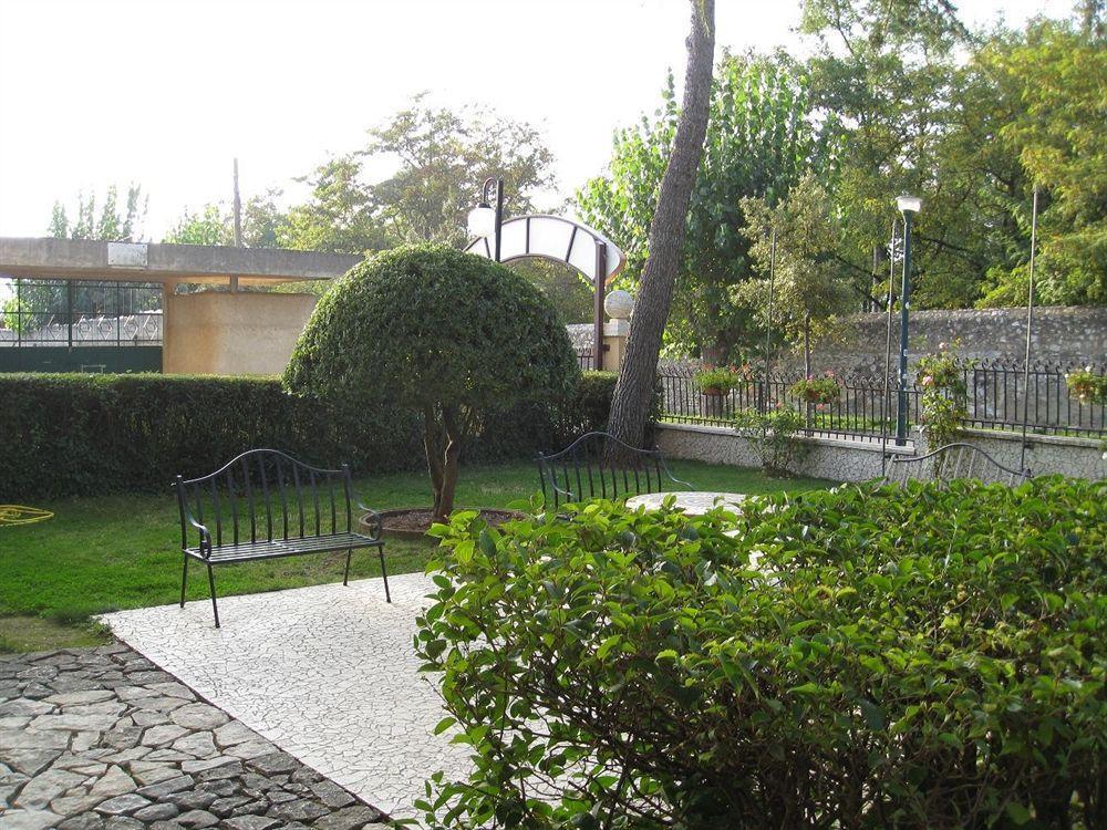 Hotel Certosa Padula Exterior foto